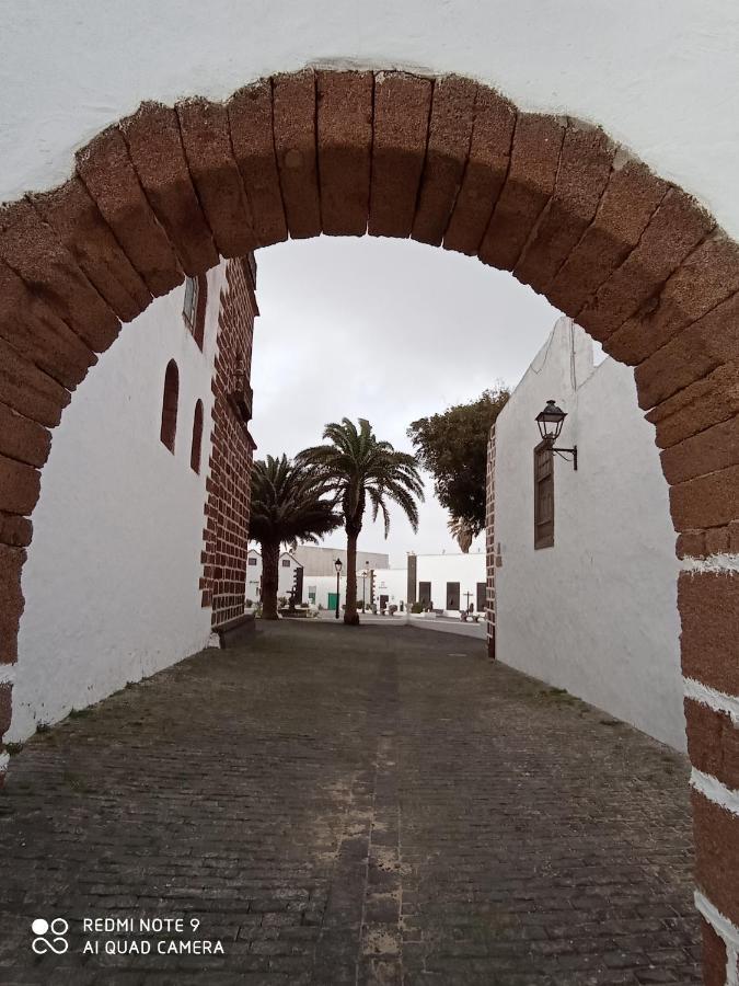 Precioso Apartamento Con Terraza En Teguise Lägenhet Teguise  Exteriör bild